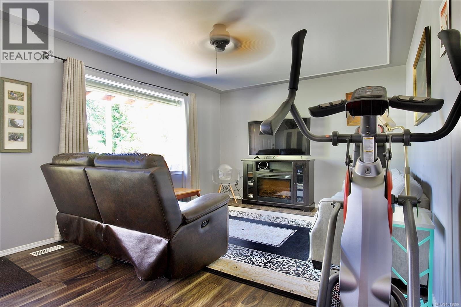 100 Boundary Rd, Lake Cowichan