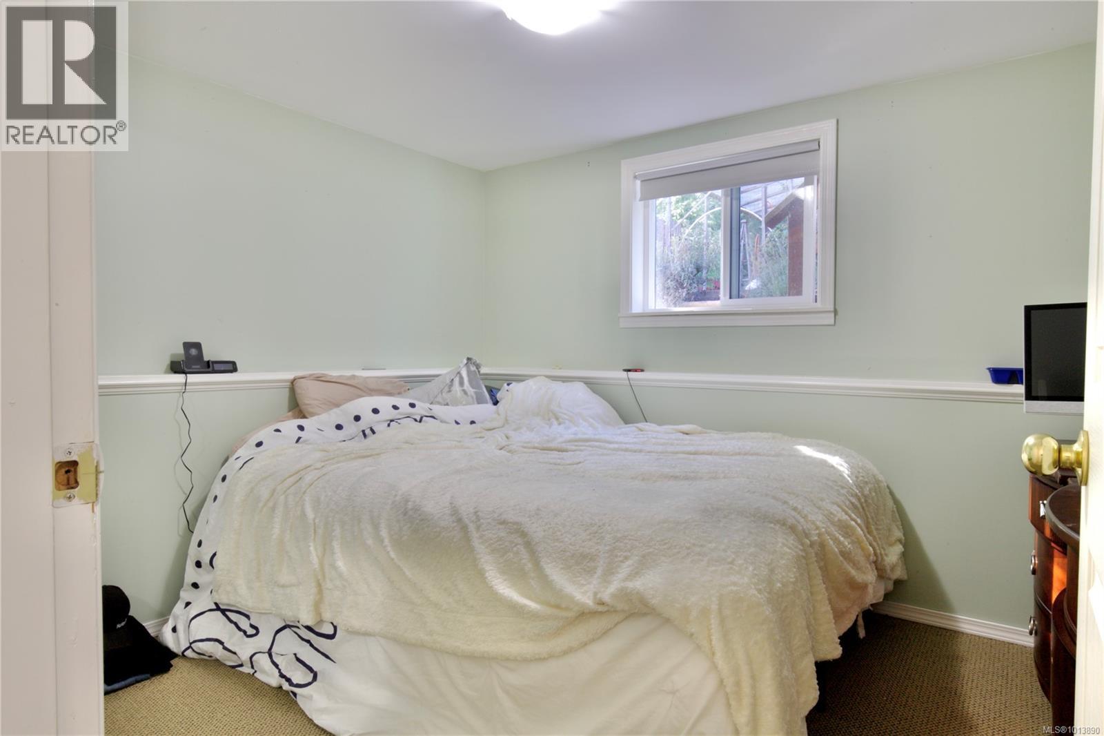 100 Boundary Rd, Lake Cowichan