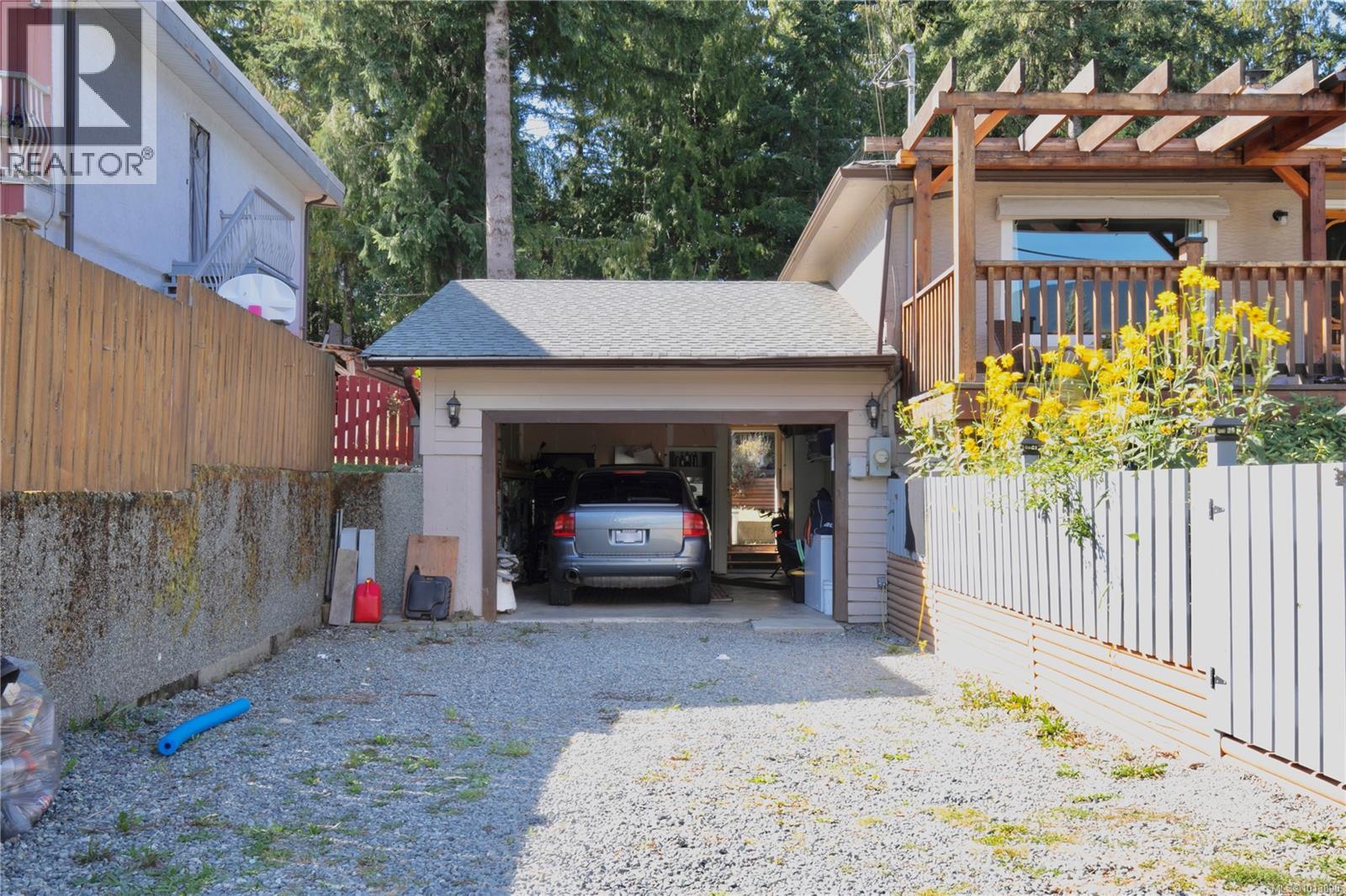 100 Boundary Rd, Lake Cowichan