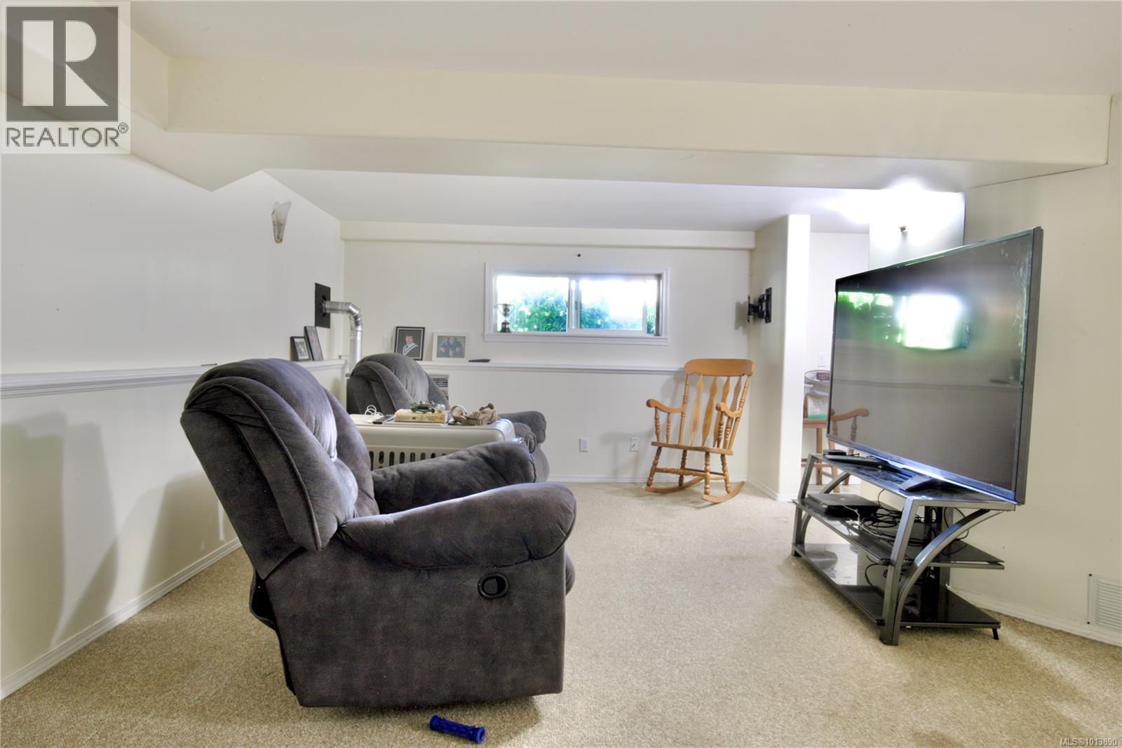 100 Boundary Rd, Lake Cowichan