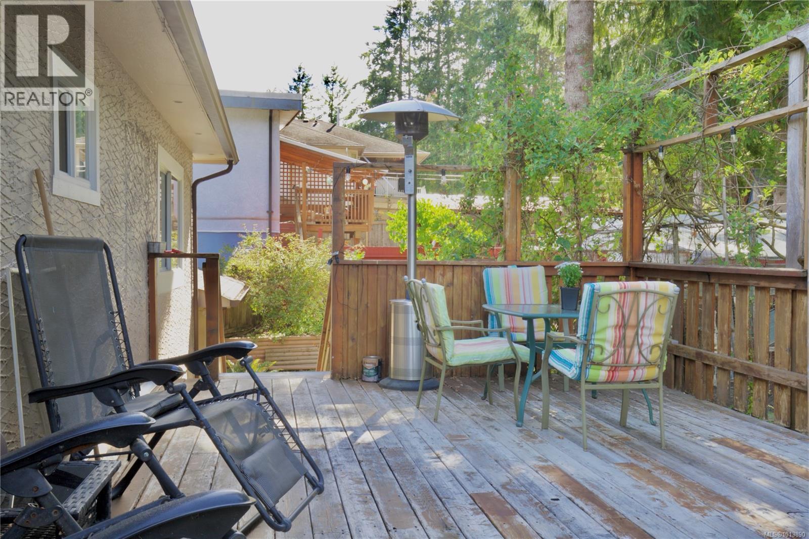 100 Boundary Rd, Lake Cowichan