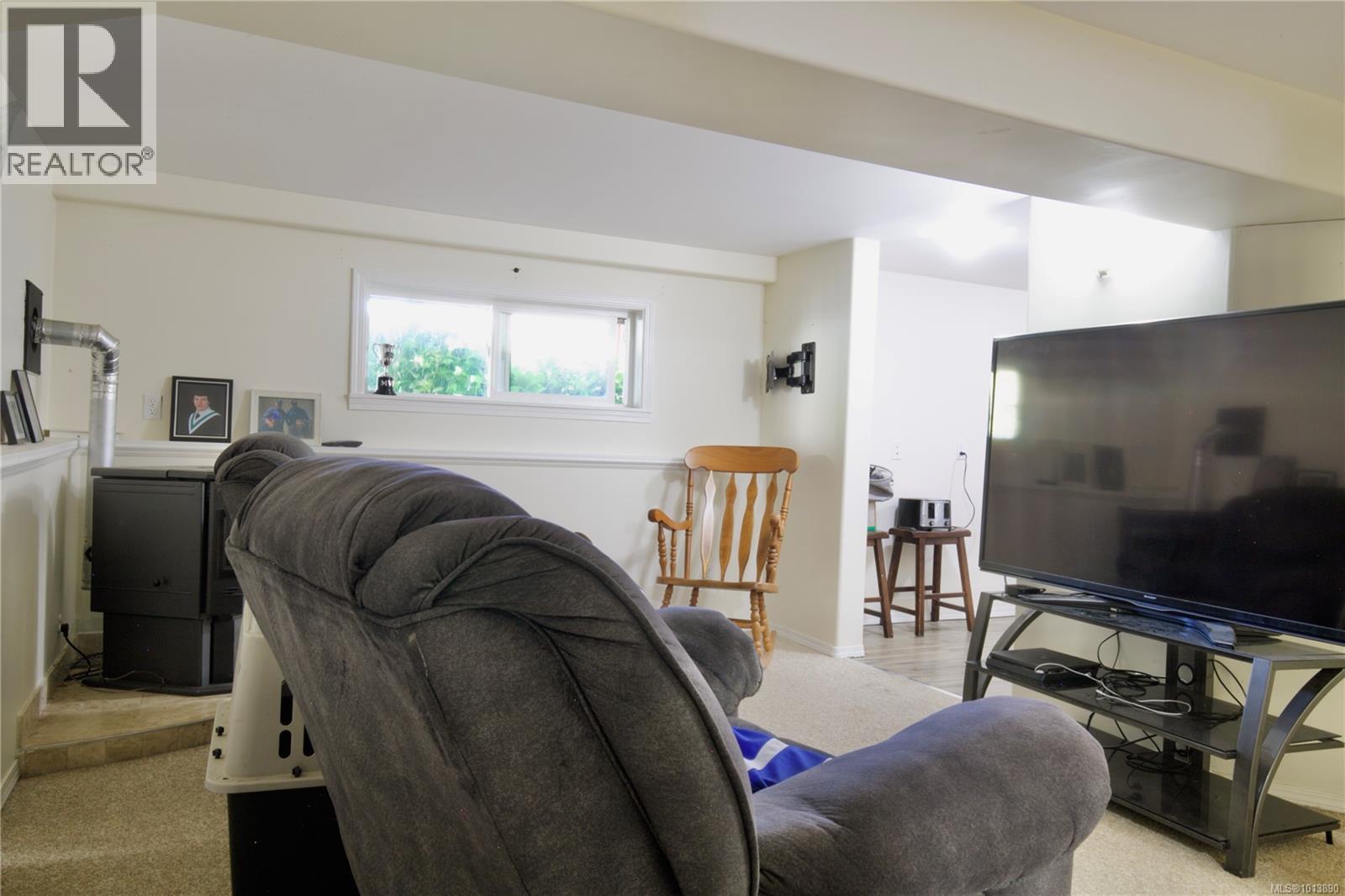 100 Boundary Rd, Lake Cowichan