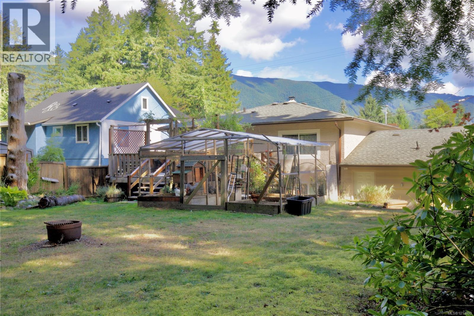 100 Boundary Rd, Lake Cowichan