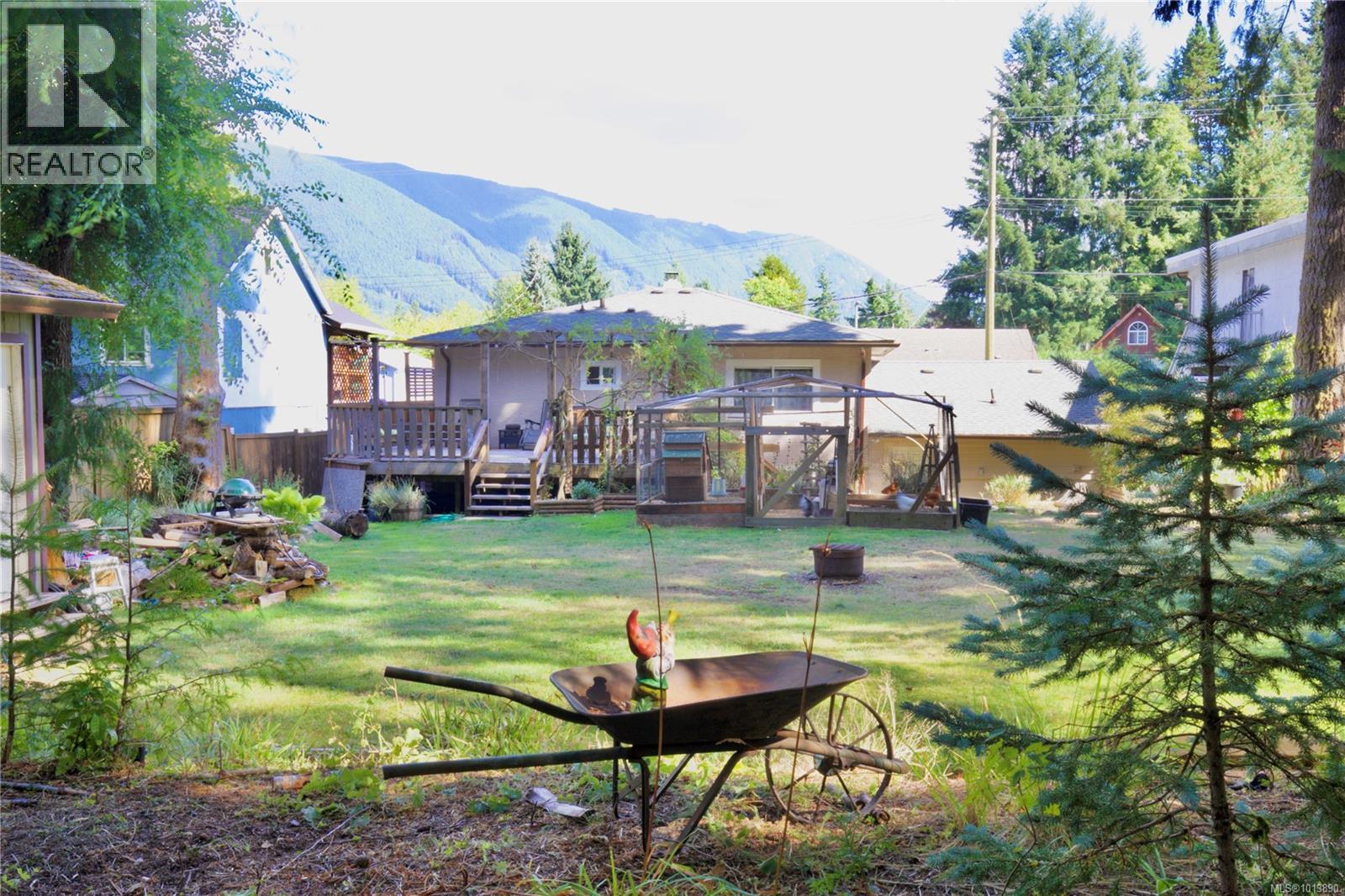100 Boundary Rd, Lake Cowichan