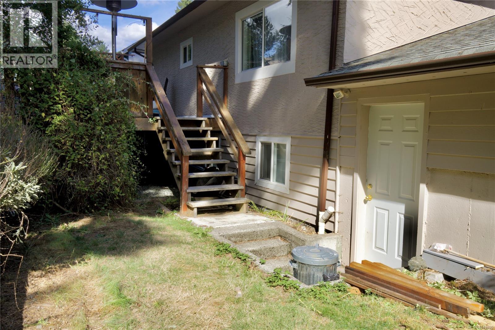 100 Boundary Rd, Lake Cowichan