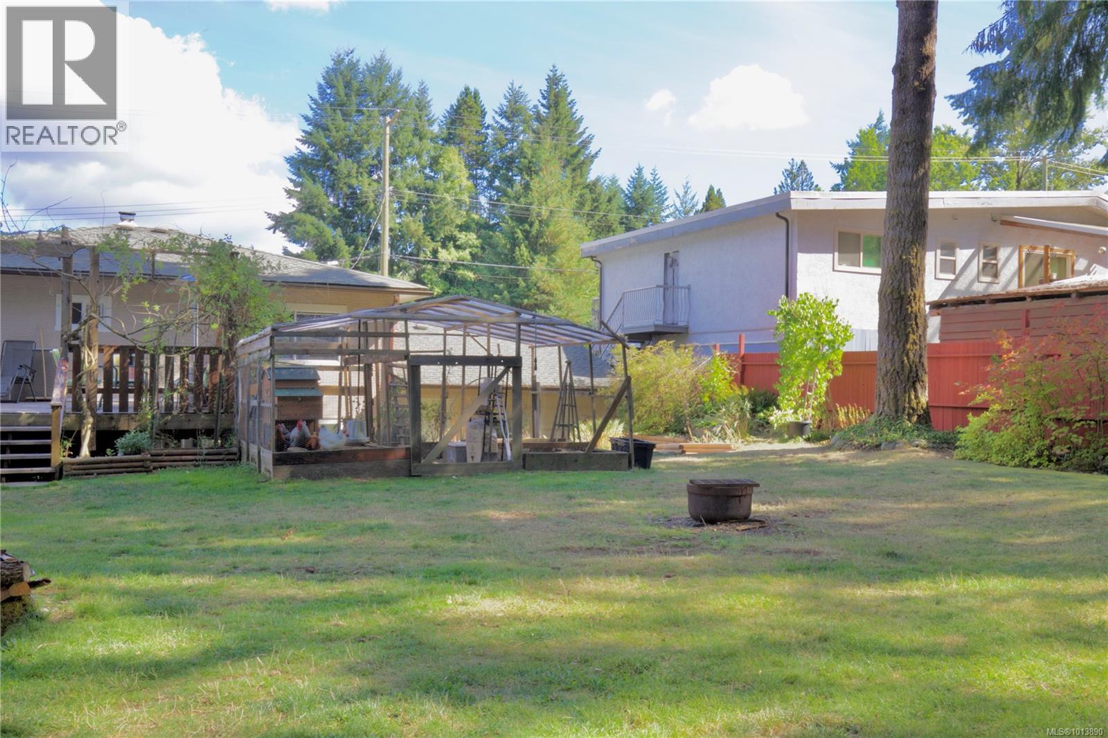 100 Boundary Rd, Lake Cowichan