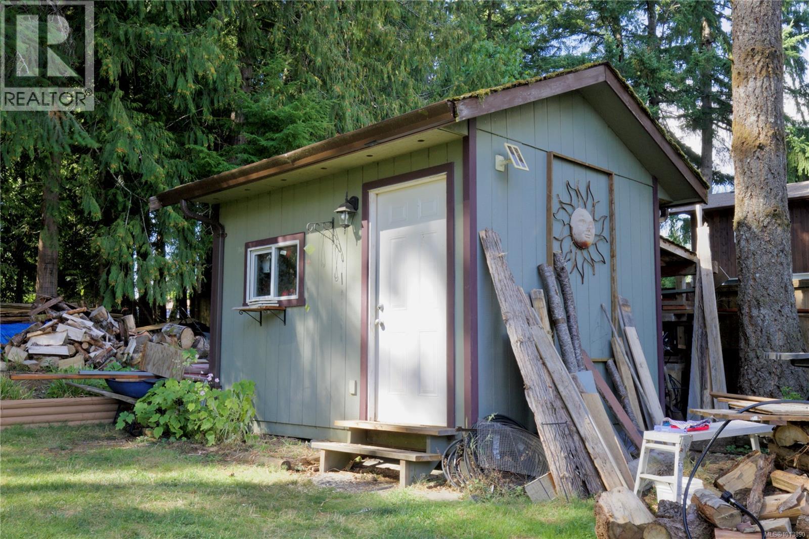 100 Boundary Rd, Lake Cowichan