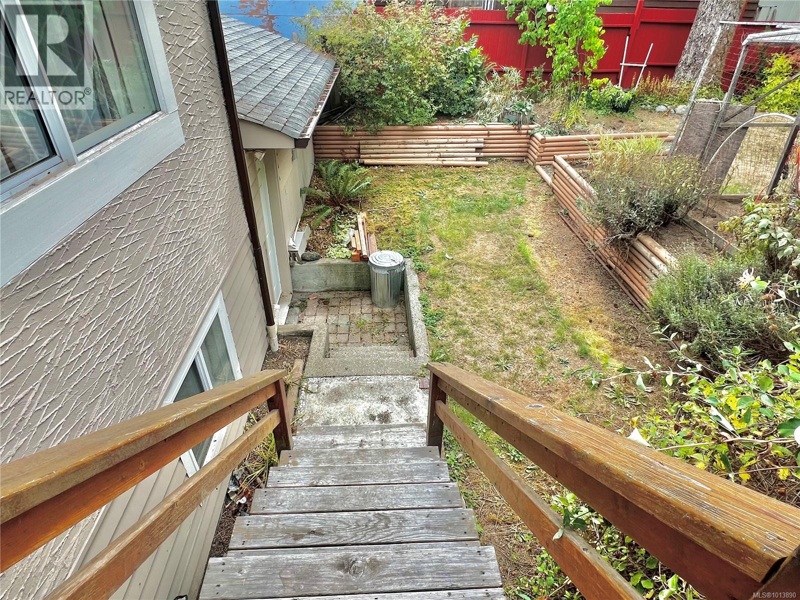100 Boundary Rd, Lake Cowichan