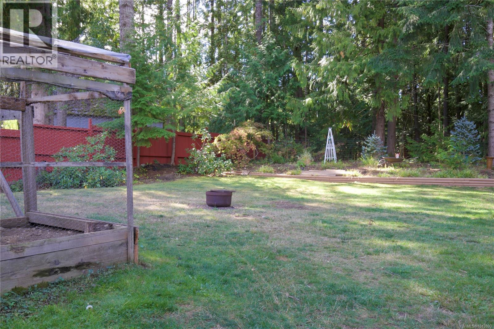 100 Boundary Rd, Lake Cowichan