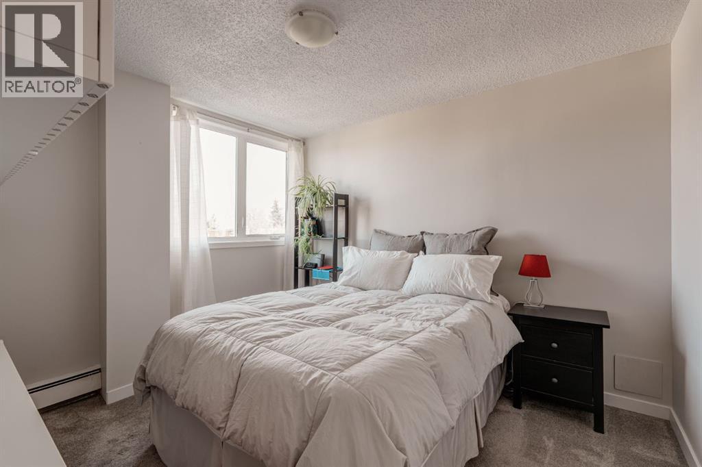 Single Family House for Sale in    Avenue NE Crescent Heights Calgary 