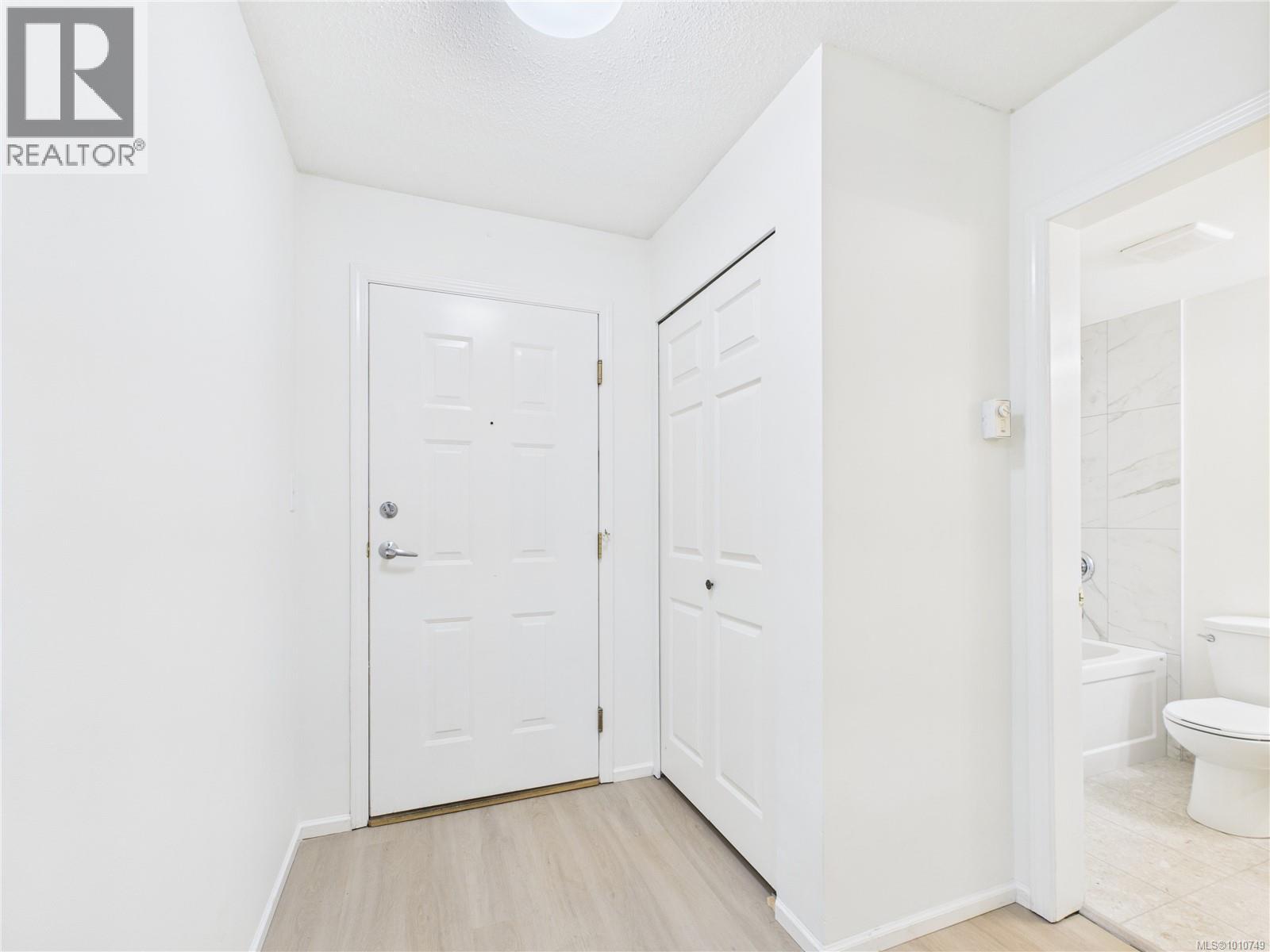102 1028 Balmoral Road, Victoria