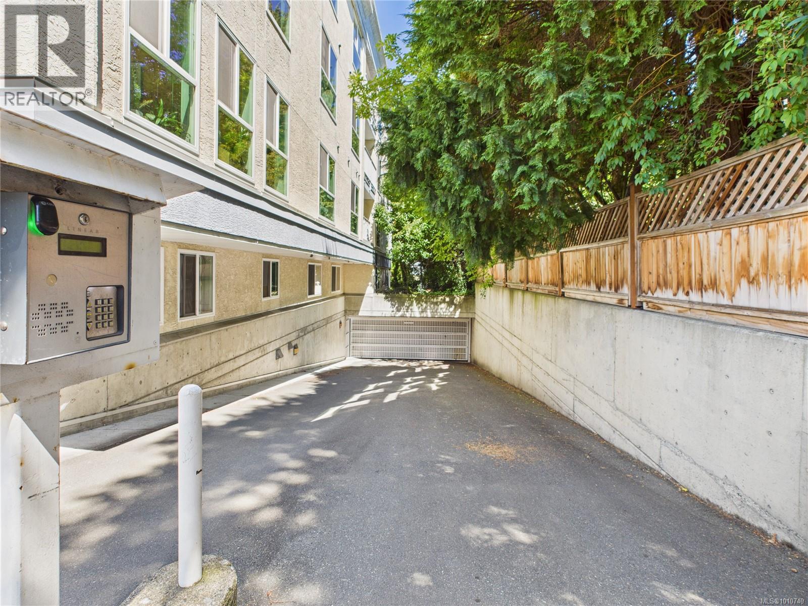 102 1028 Balmoral Road, Victoria