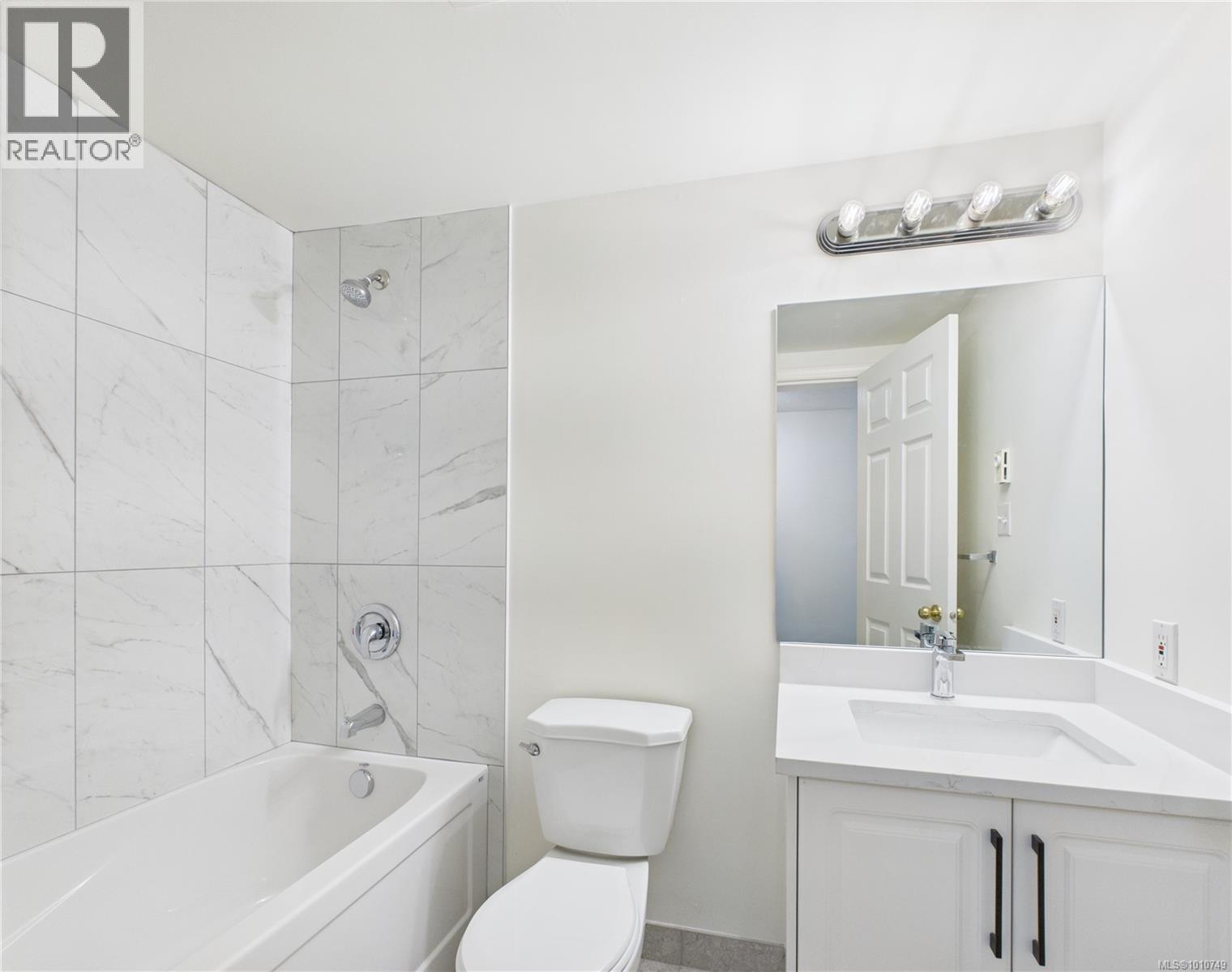 102 1028 Balmoral Road, Victoria