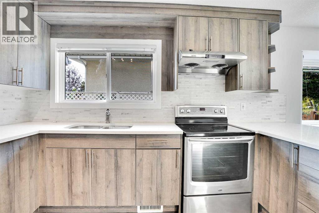Single Family House for Sale in  huntridge Hill NE Huntington Hills Calgary 