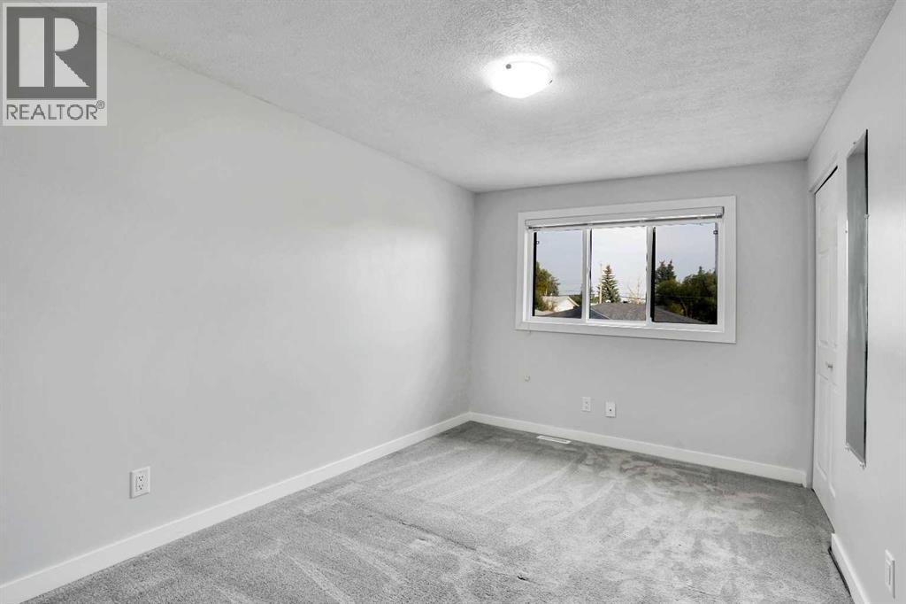 Single Family House for Sale in  huntridge Hill NE Huntington Hills Calgary 