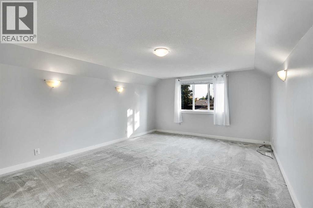 Single Family House for Sale in  huntridge Hill NE Huntington Hills Calgary 