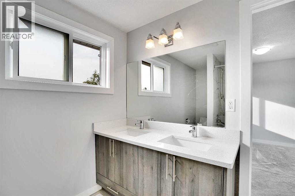 Single Family House for Sale in  huntridge Hill NE Huntington Hills Calgary 