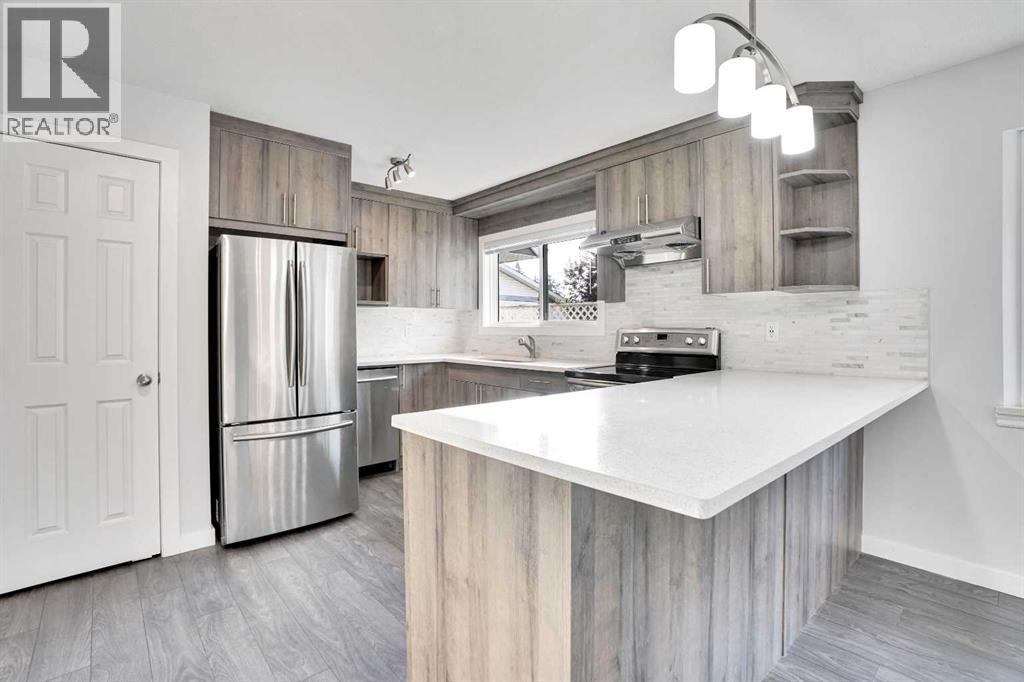 Single Family House for Sale in  huntridge Hill NE Huntington Hills Calgary 