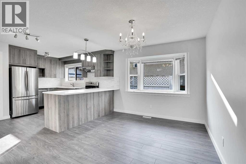 Single Family House for Sale in  huntridge Hill NE Huntington Hills Calgary 