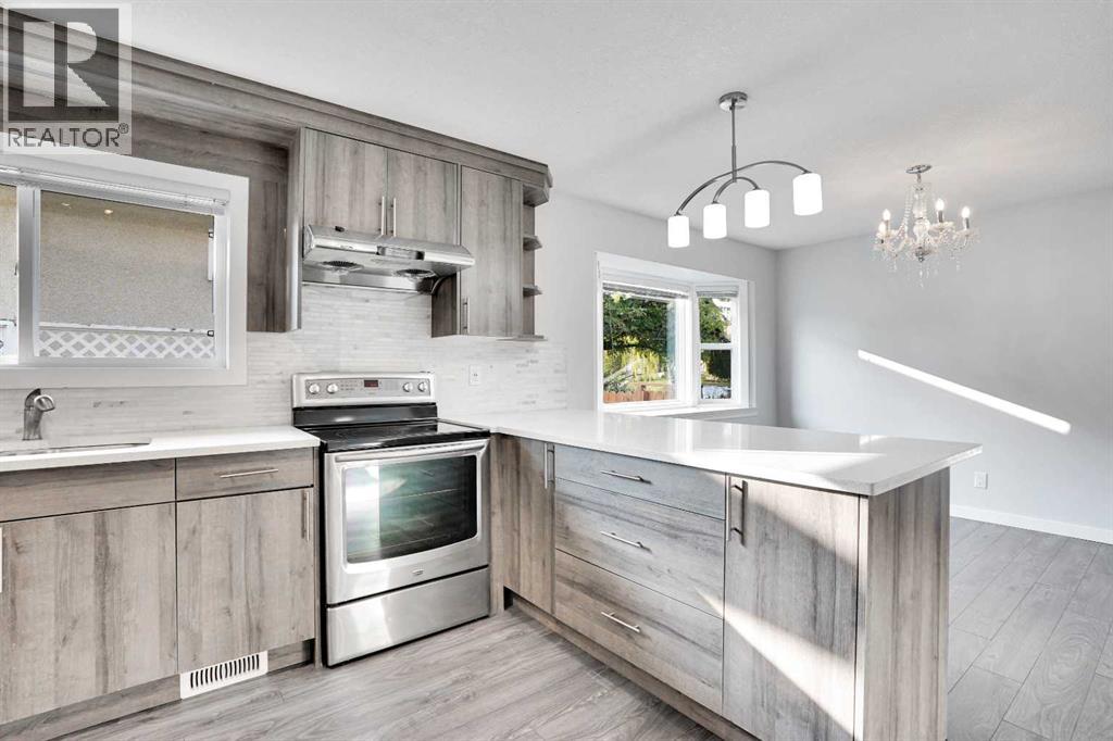 Single Family House for Sale in  huntridge Hill NE Huntington Hills Calgary 