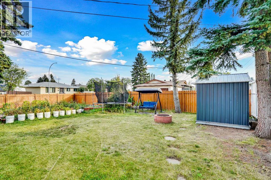 Single Family House for Sale in  huntridge Hill NE Huntington Hills Calgary 