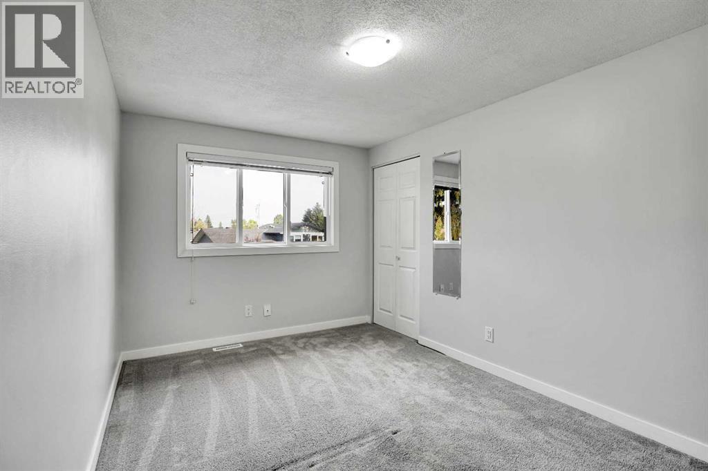 Single Family House for Sale in  huntridge Hill NE Huntington Hills Calgary 