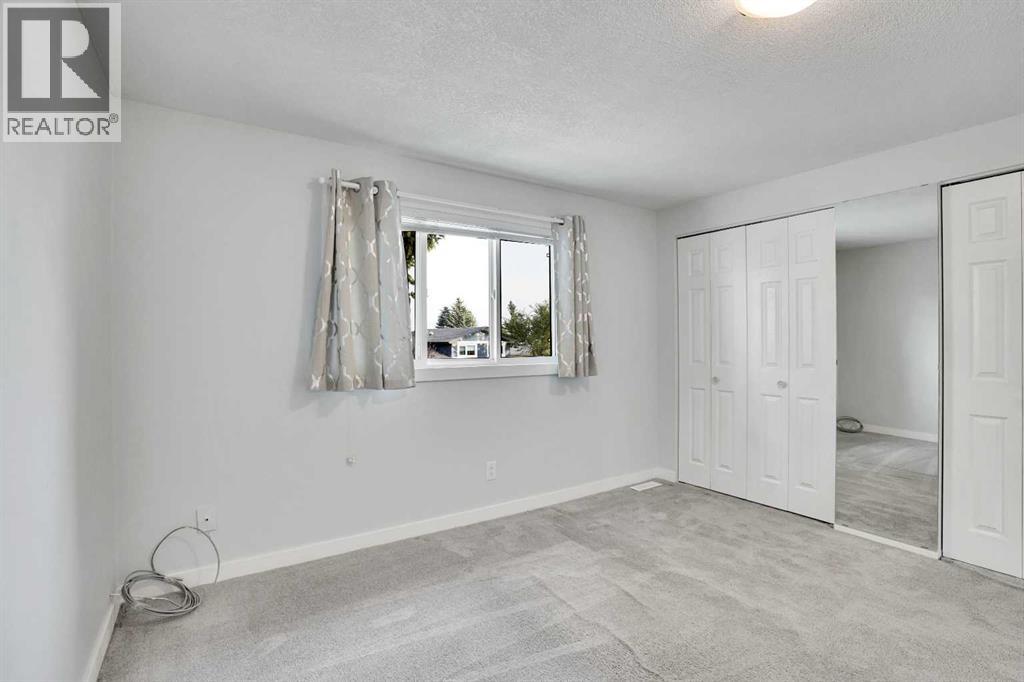 Single Family House for Sale in  huntridge Hill NE Huntington Hills Calgary 
