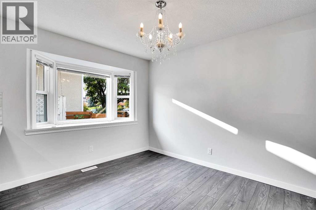 Single Family House for Sale in  huntridge Hill NE Huntington Hills Calgary 