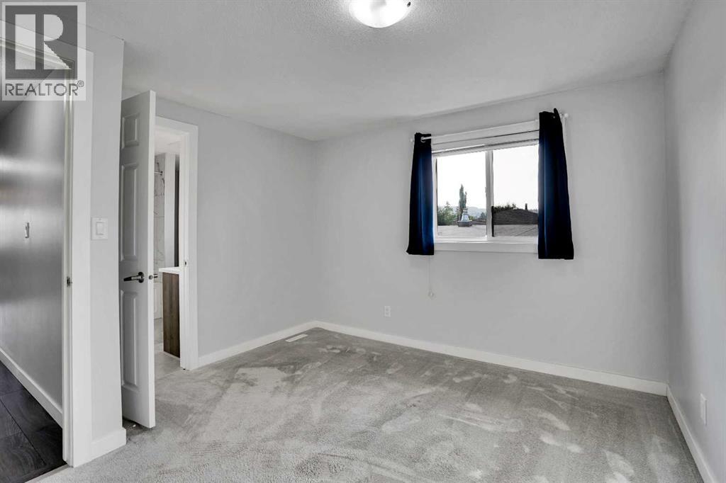 Single Family House for Sale in  huntridge Hill NE Huntington Hills Calgary 