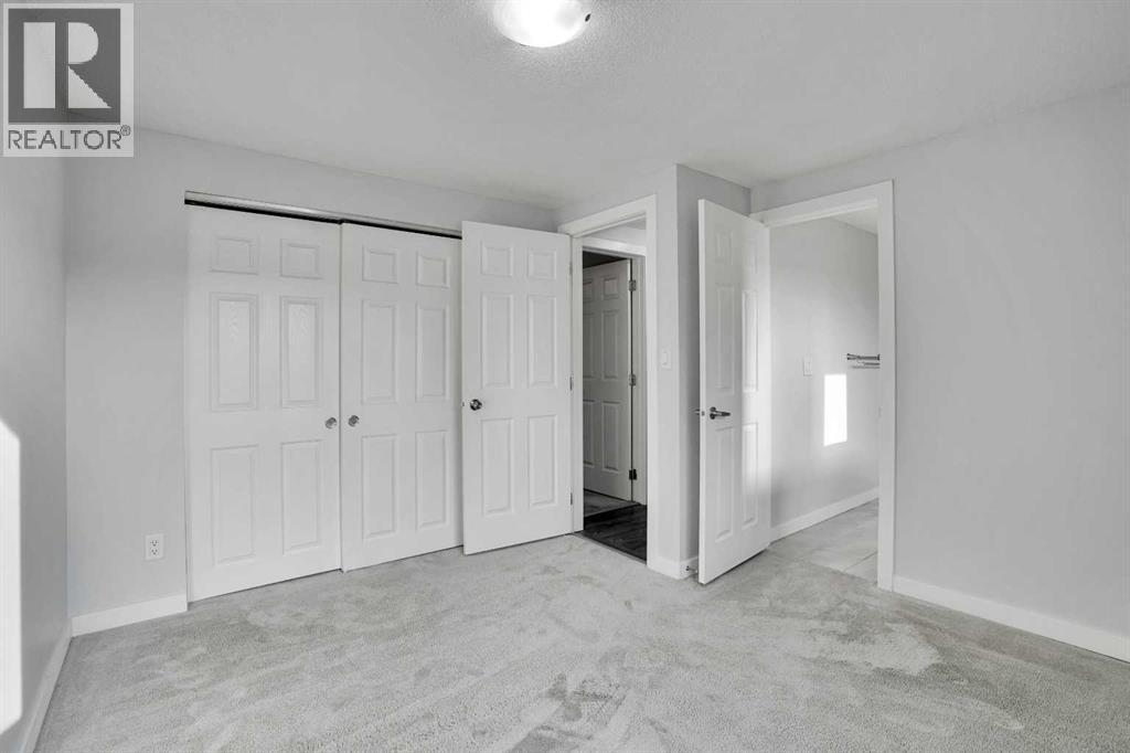 Single Family House for Sale in  huntridge Hill NE Huntington Hills Calgary 