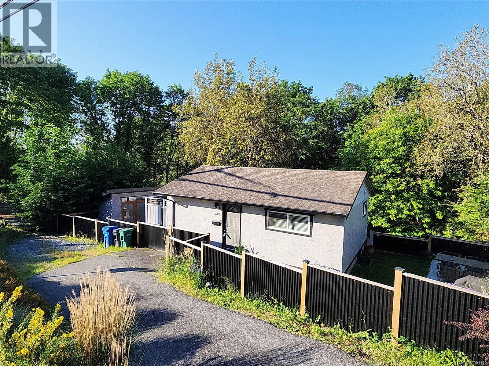 3129 Departure Bay Rd, Nanaimo