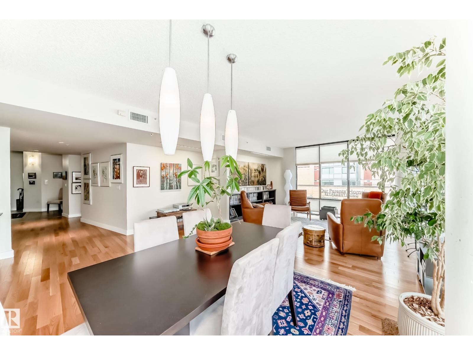 #404 10028 119 ST NW, Edmonton