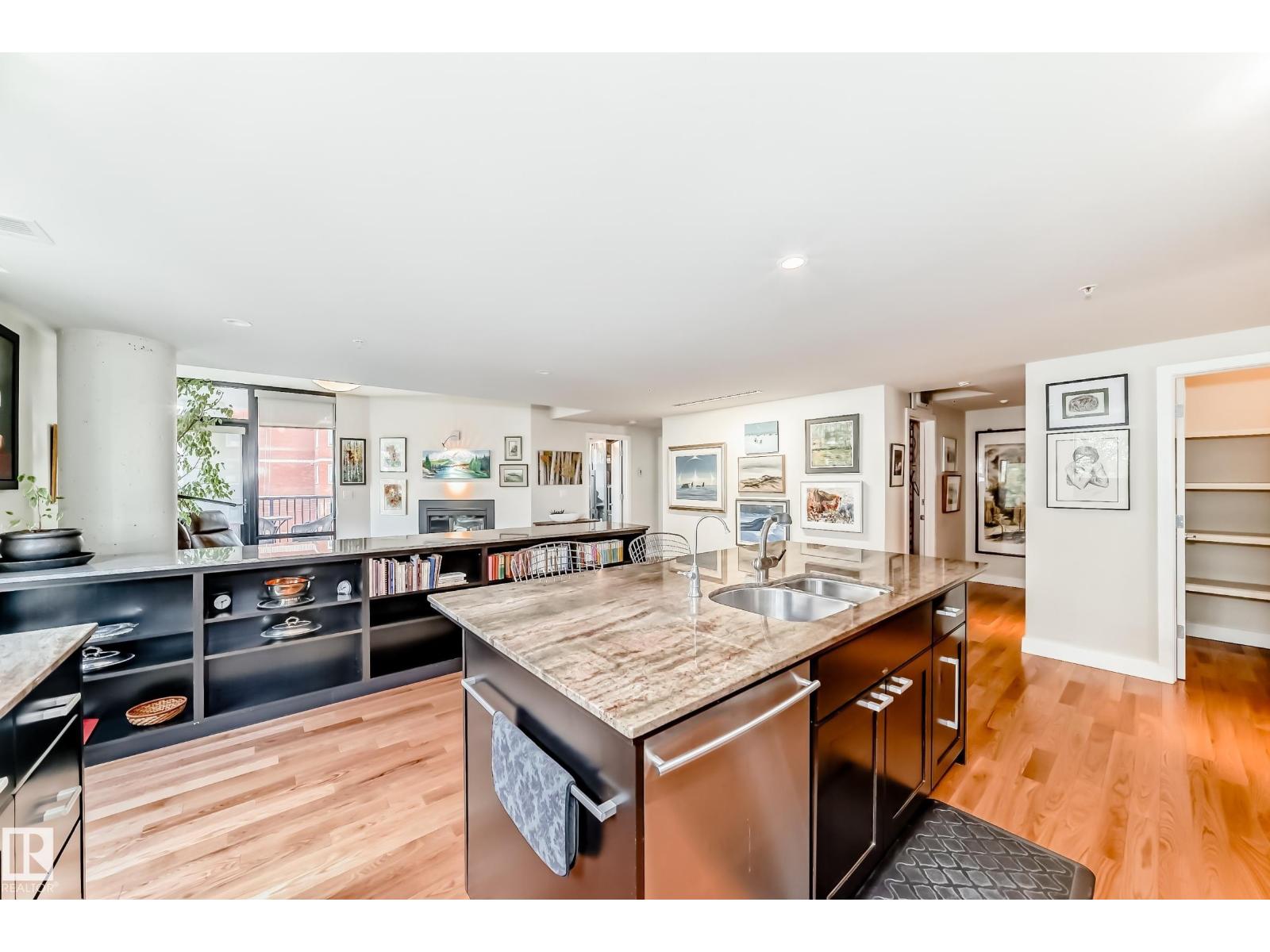 #404 10028 119 ST NW, Edmonton