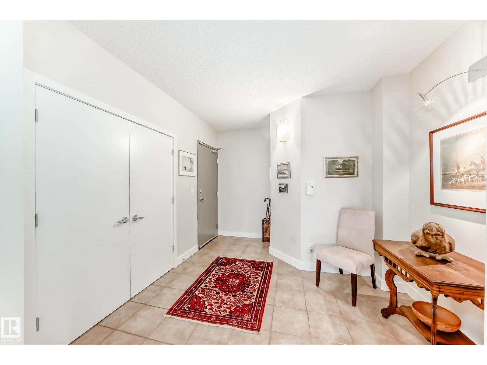 #404 10028 119 ST NW, Edmonton