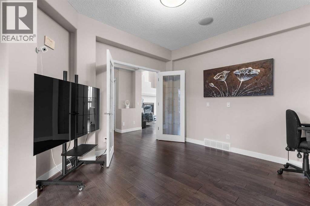 Single Family House for Sale in  Chapman Road SE Chaparral Calgary 