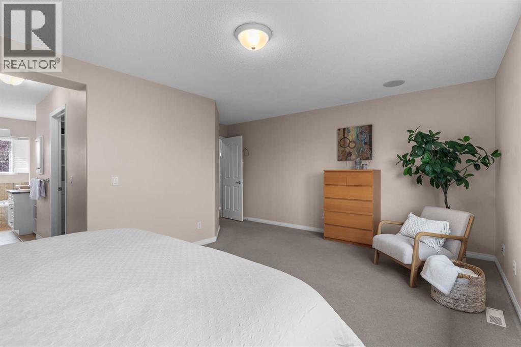 Single Family House for Sale in  Chapman Road SE Chaparral Calgary 