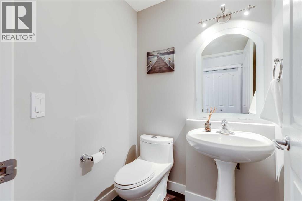 Single Family House for Sale in  Chapman Road SE Chaparral Calgary 