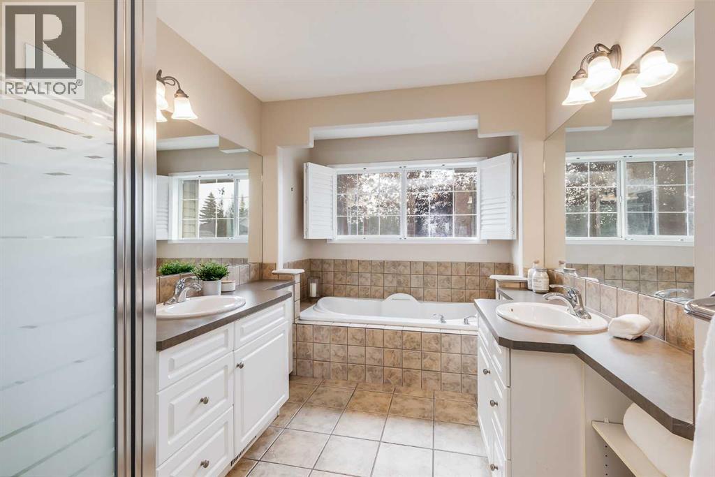 Single Family House for Sale in  Chapman Road SE Chaparral Calgary 