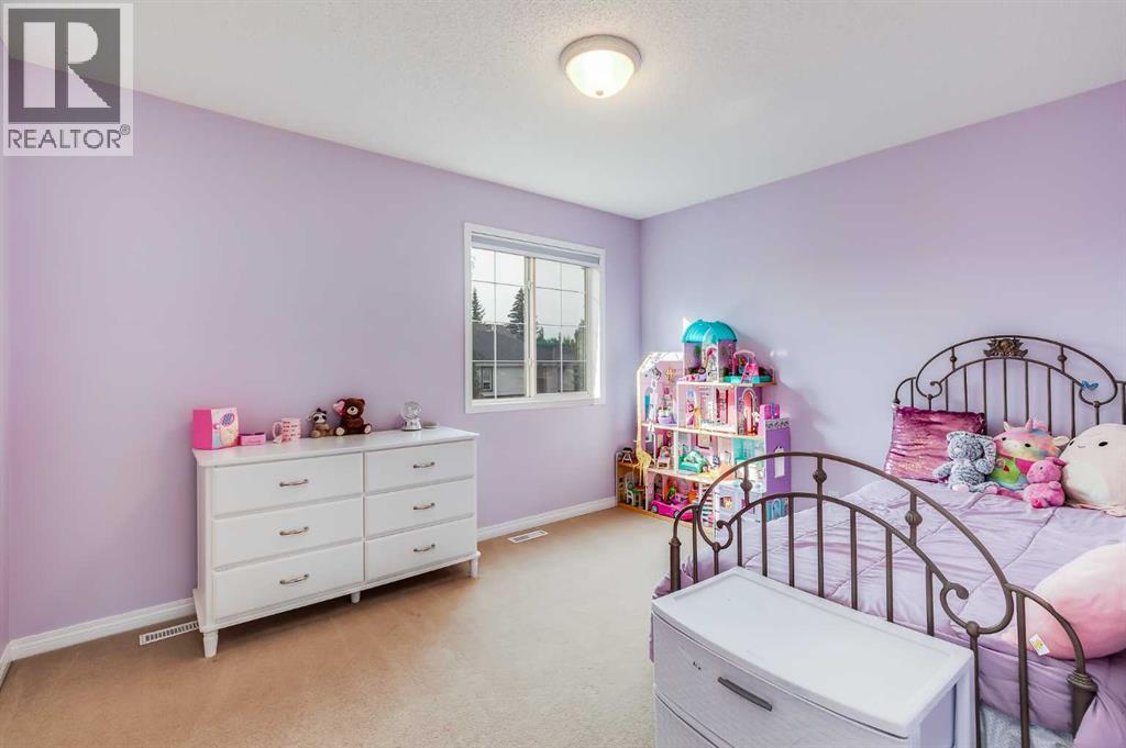 Single Family House for Sale in  Chapman Road SE Chaparral Calgary 