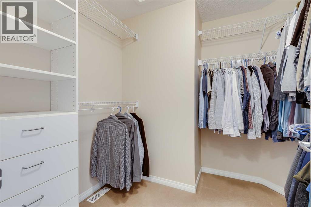Single Family House for Sale in  Chapman Road SE Chaparral Calgary 