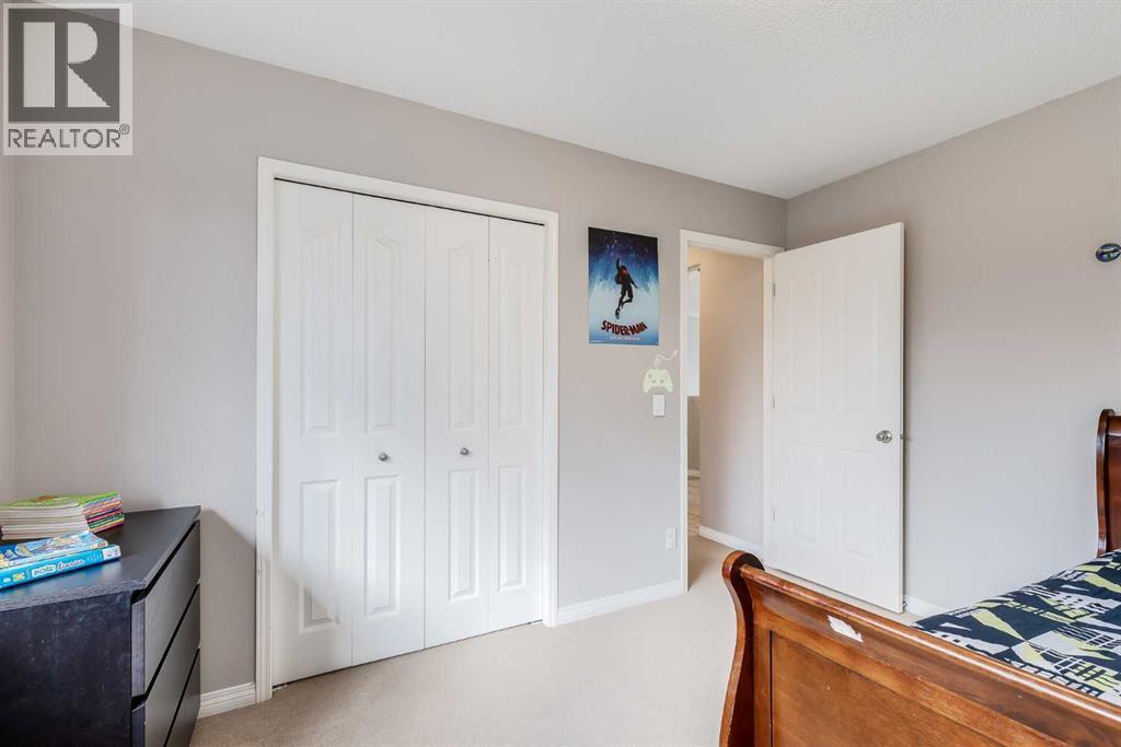 Single Family House for Sale in  Chapman Road SE Chaparral Calgary 