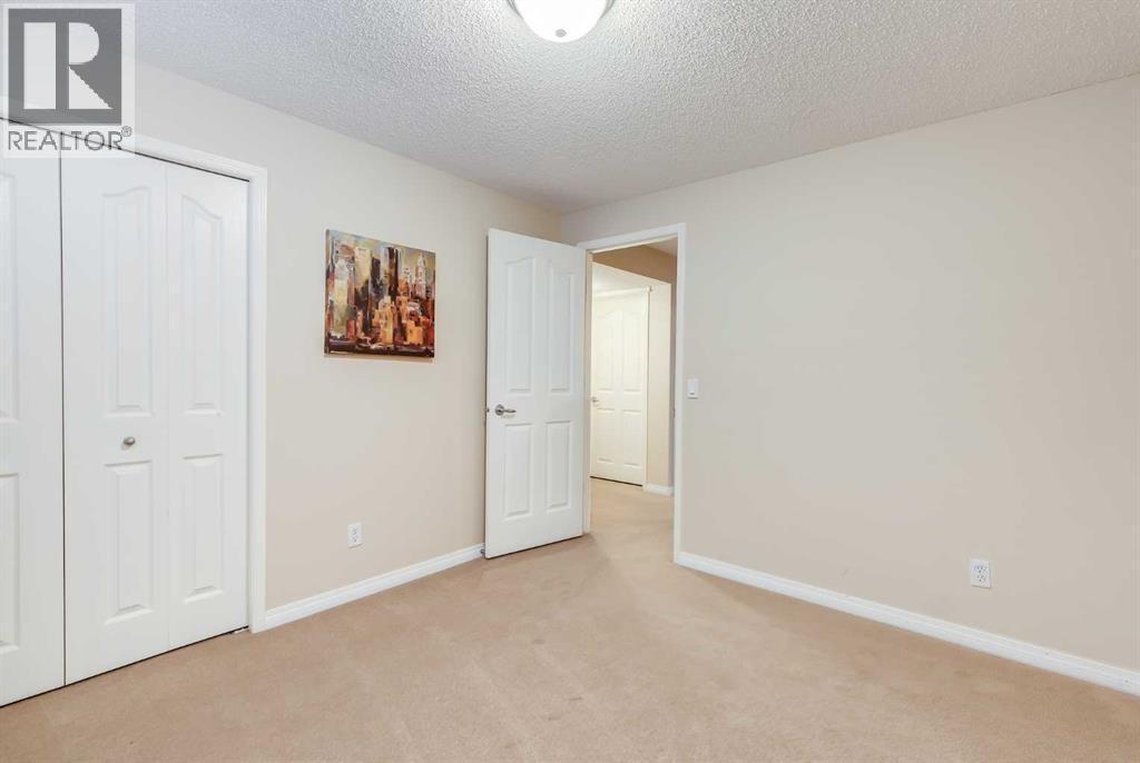 Single Family House for Sale in  Chapman Road SE Chaparral Calgary 