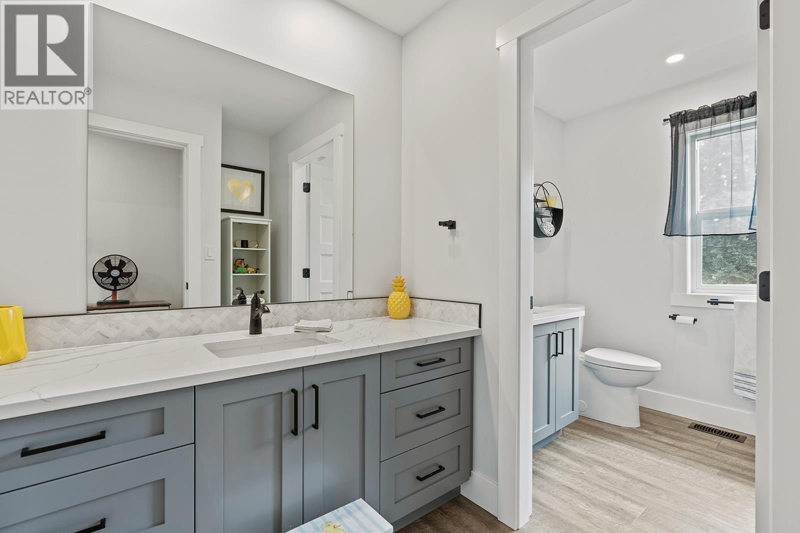 1 1441 20 Avenue Southeast, Salmon Arm