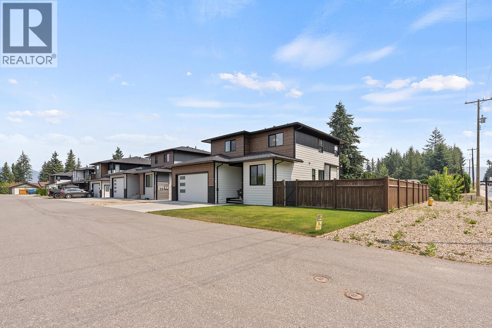 1 1441 20 Avenue Southeast, Salmon Arm