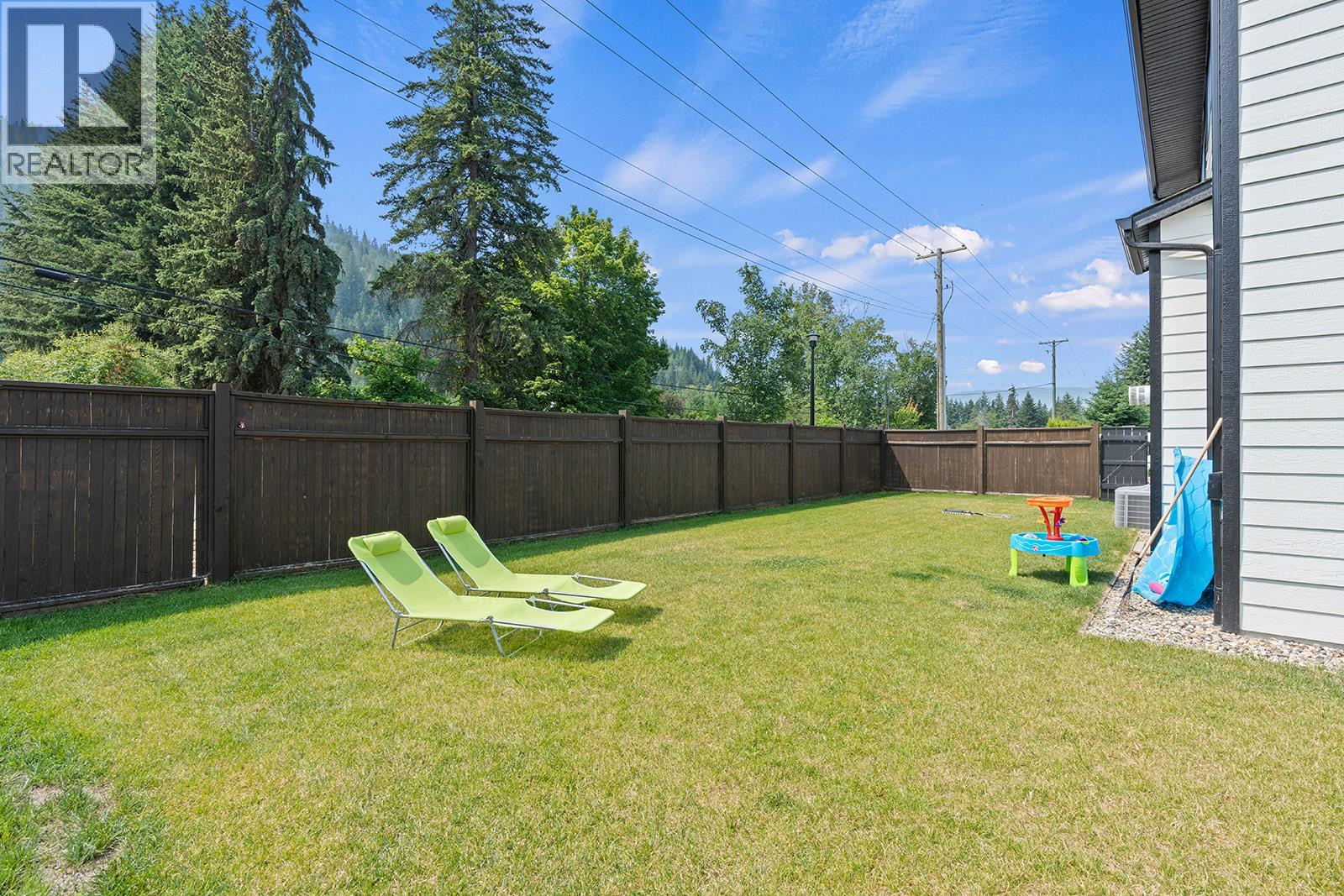 1 1441 20 Avenue Southeast, Salmon Arm