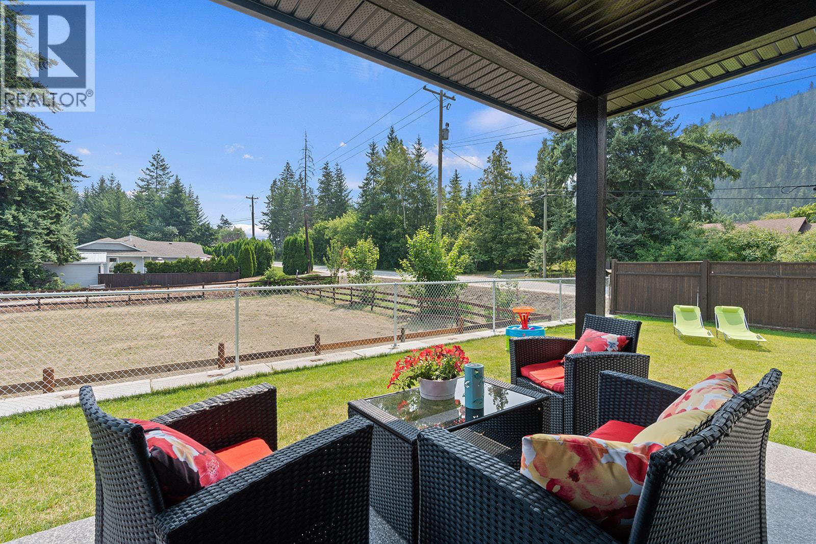 1 1441 20 Avenue Southeast, Salmon Arm