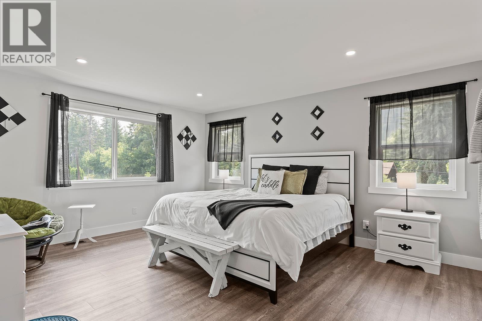 1 1441 20 Avenue Southeast, Salmon Arm