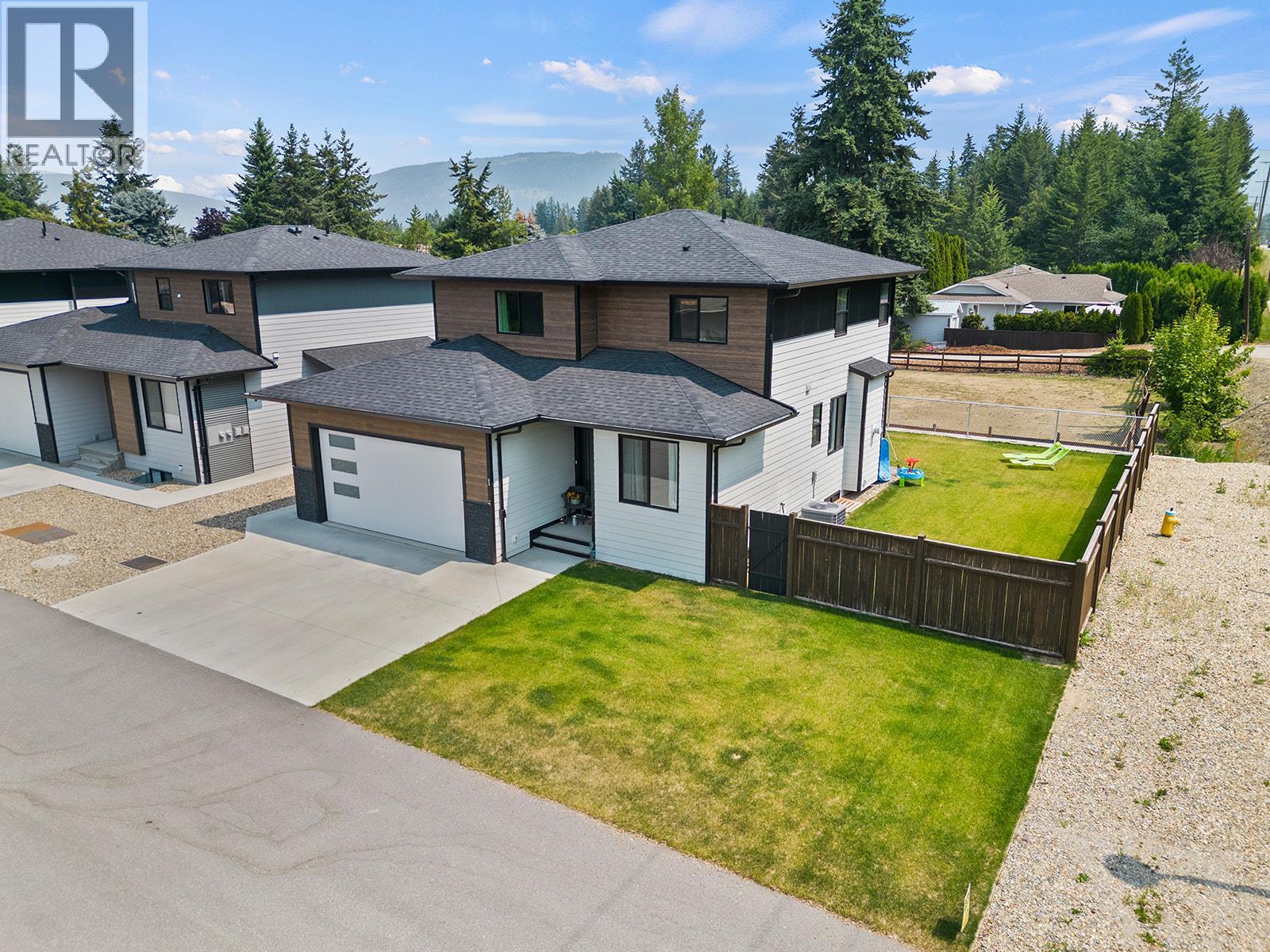 1 1441 20 Avenue Southeast, Salmon Arm