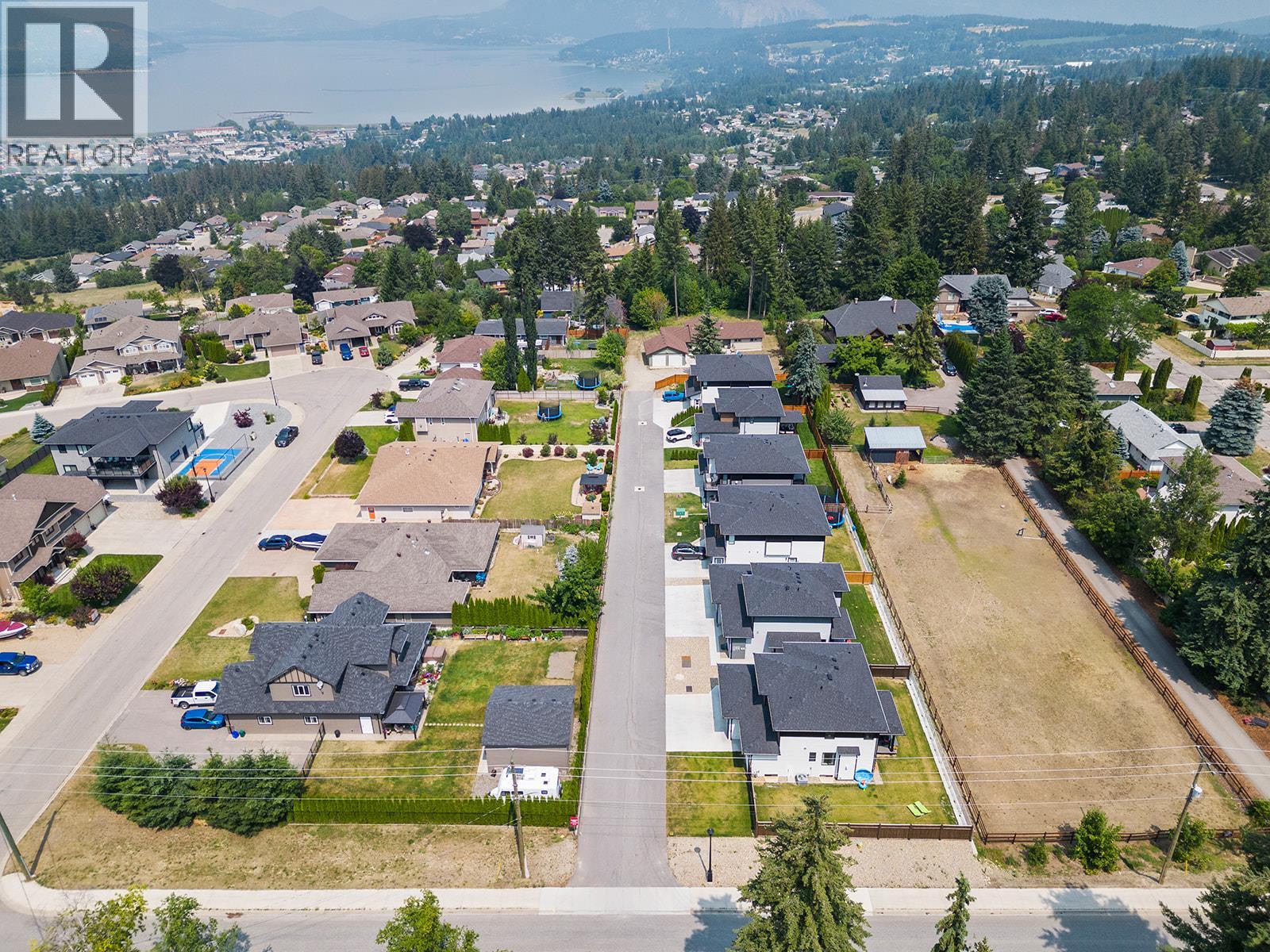 1 1441 20 Avenue Southeast, Salmon Arm