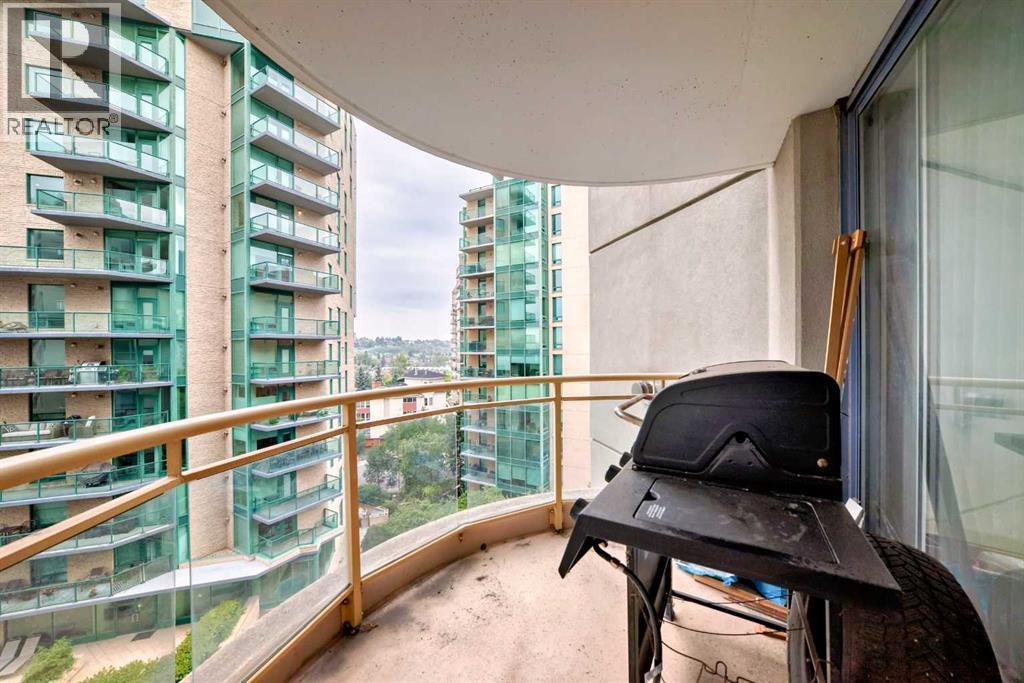 Single Family House for Sale in    Avenue SW Eau Claire Calgary 
